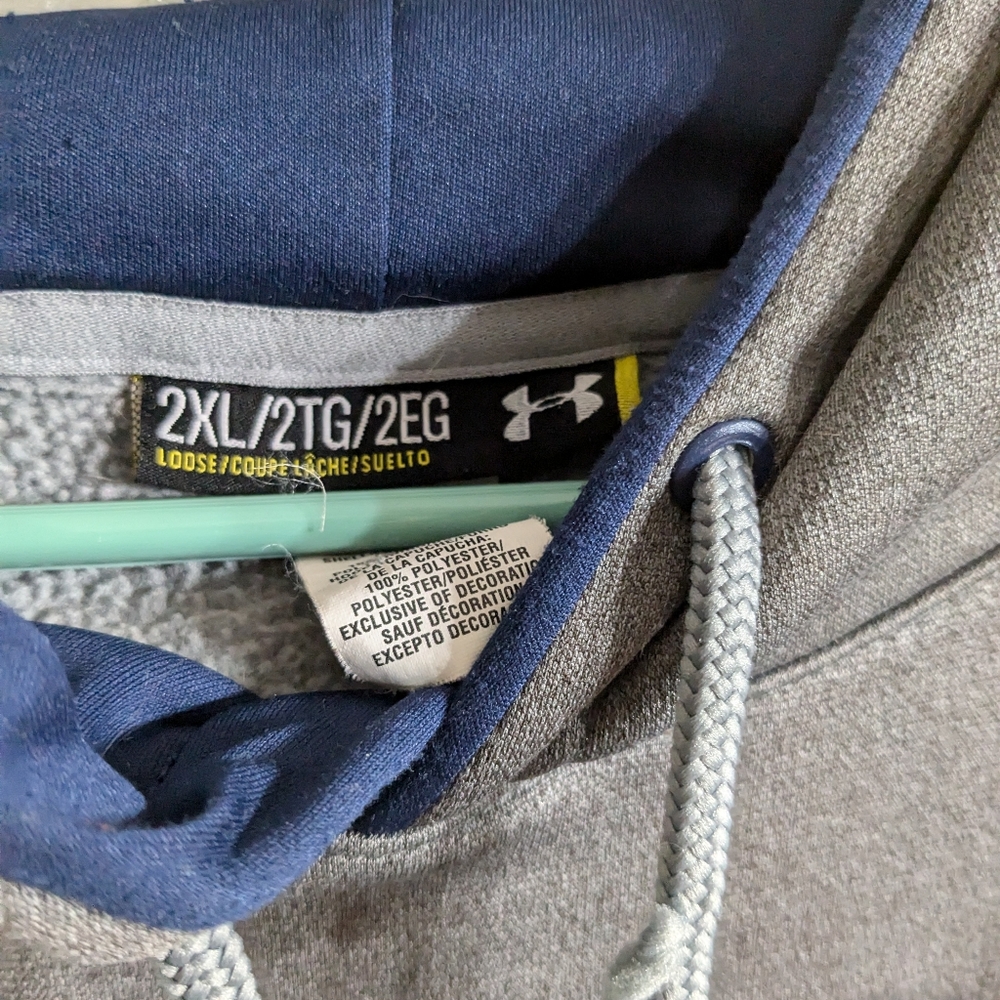 Men's XXL Under Armour gray and navy hoodie